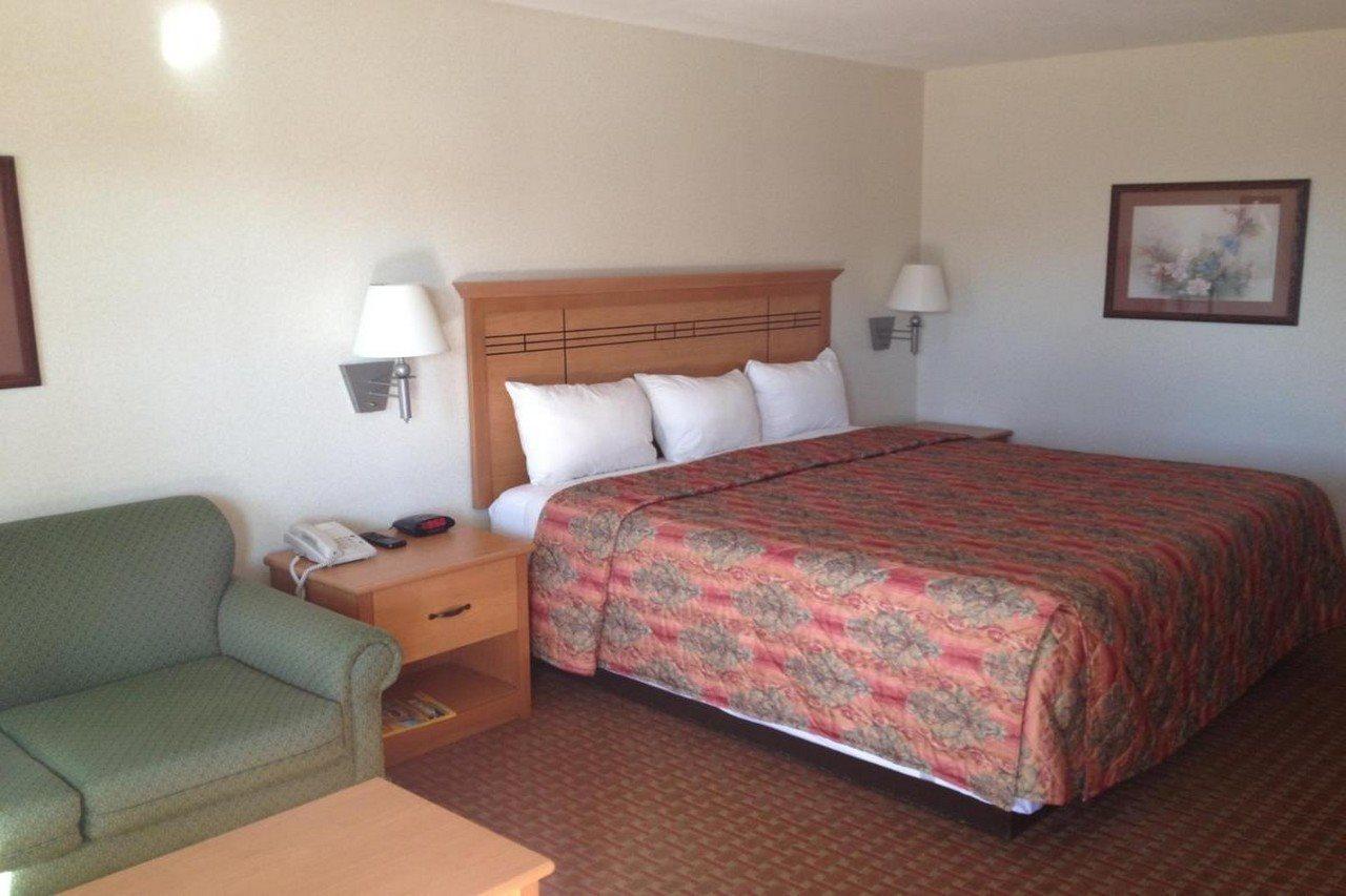 Americas Best Value Inn And Suites ДеСото Екстериор снимка