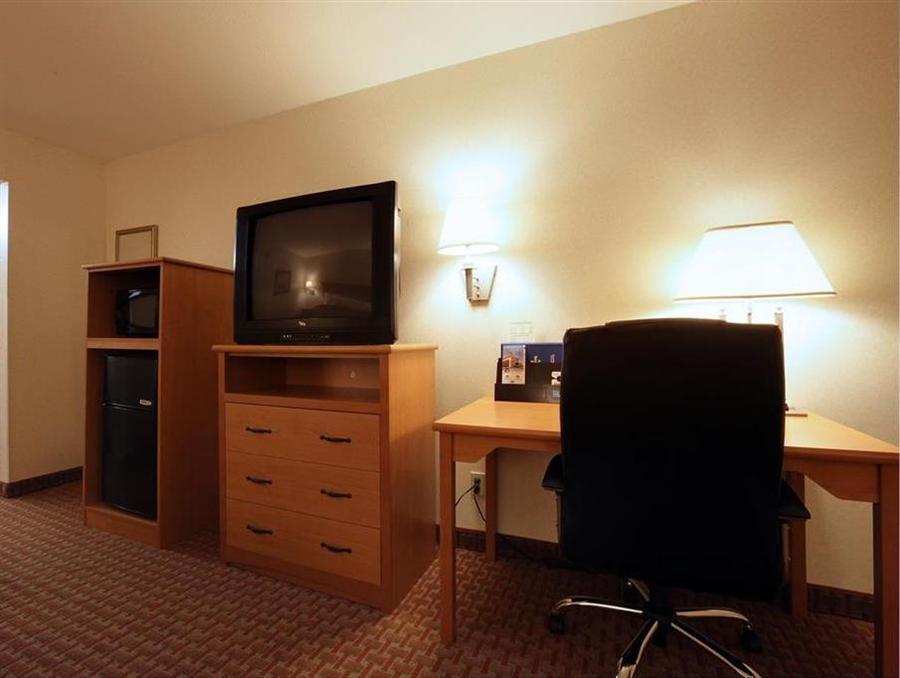 Americas Best Value Inn And Suites ДеСото Екстериор снимка