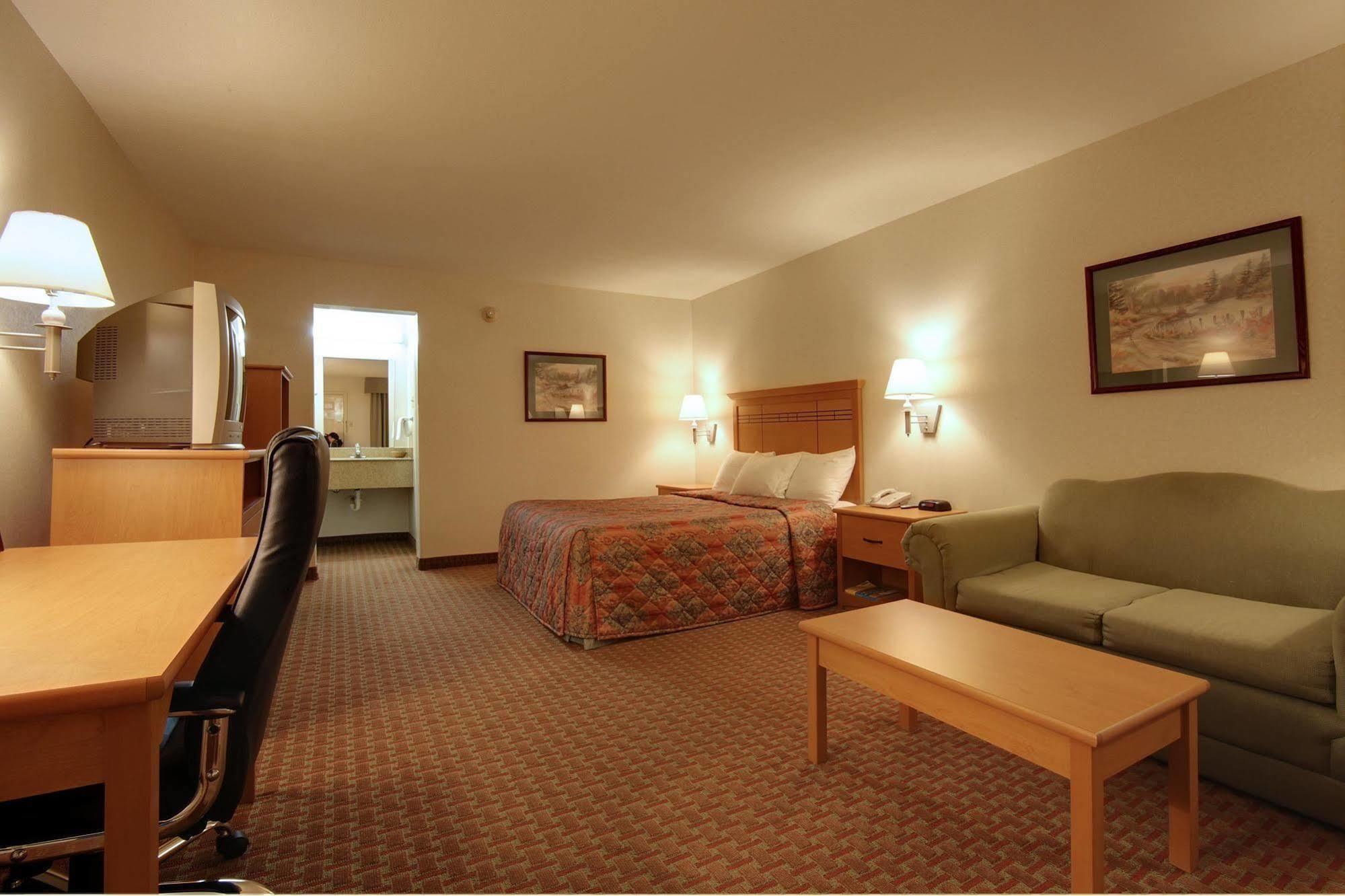 Americas Best Value Inn And Suites ДеСото Екстериор снимка