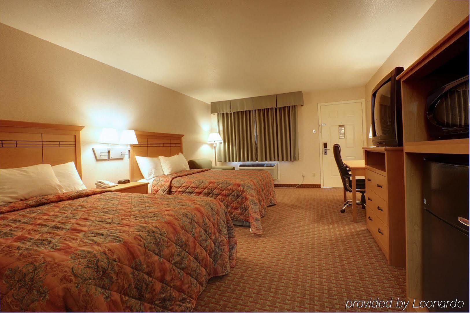 Americas Best Value Inn And Suites ДеСото Екстериор снимка